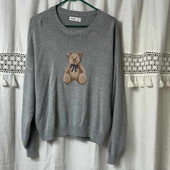Hollister Sweaters - Hollister Light Gray Knit Crewneck Sweater
